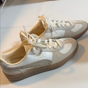 Puma Palermo Off White and Tan Suede Sneakers Size 7.5